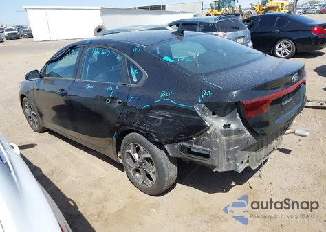 2021 Kia Forte Lxs z USA, uszkodzony, nr VIN 3KPF24AD2ME338591